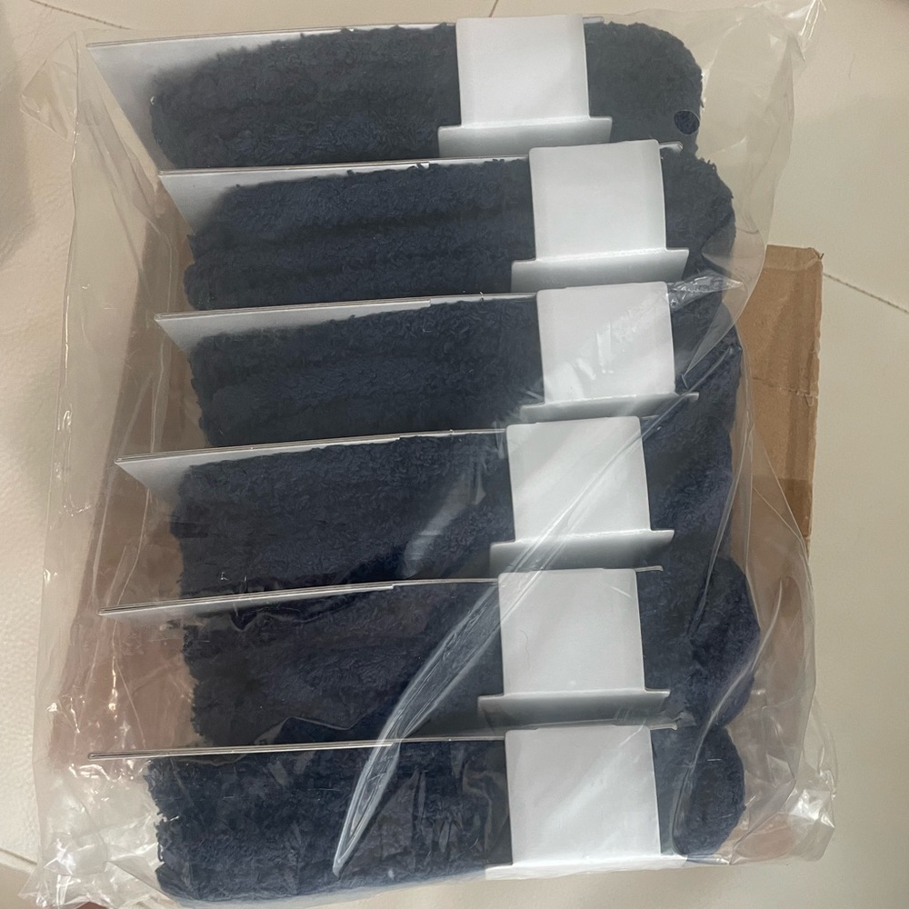 Ivory Ella comfy socks bulk of 6 pair
